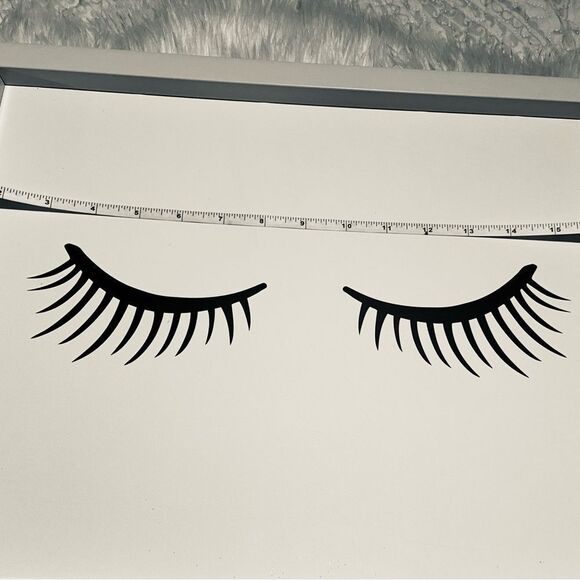 Eyelashes Wall Decor Frame - Picture 6 of 10